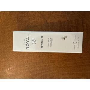 Jafra Royal Revitalize Spot Serum with Vitamin C - 30ml